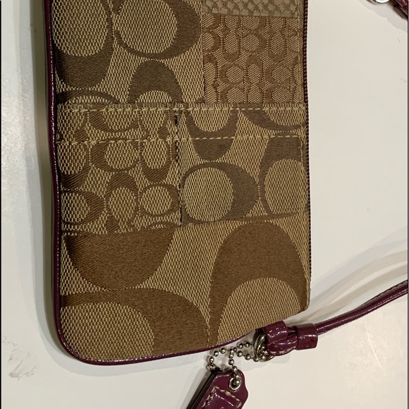 Coach multi-pattern monogram wristlet - Picture 4 of 5